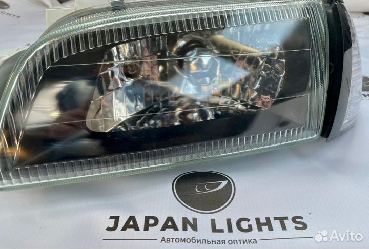 Фары хрустальные темные передние Toyota
