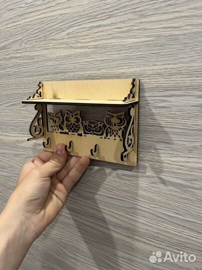 Ключница с полкой