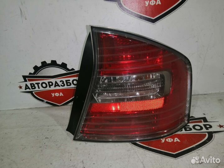 Фонарь правый subaru legacy BL 03-07 европа япония