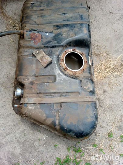 Бензобак на priora