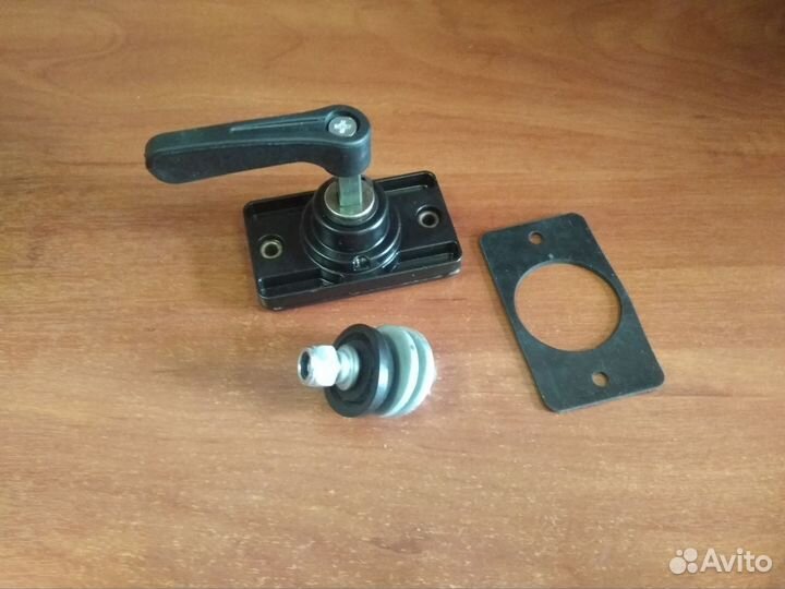 Фиксатор бокового стекла JCB 3CX 4CX 331/31071