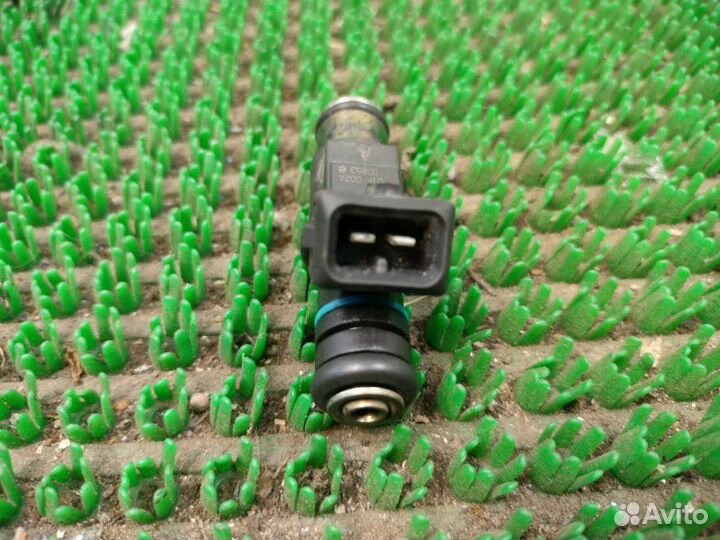 Форсунка Citroen Berlingo M59 TU3A 2010