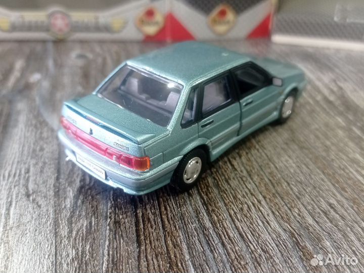 Модель автомобиля ваз 2115 Bauer Autobahn 1:43