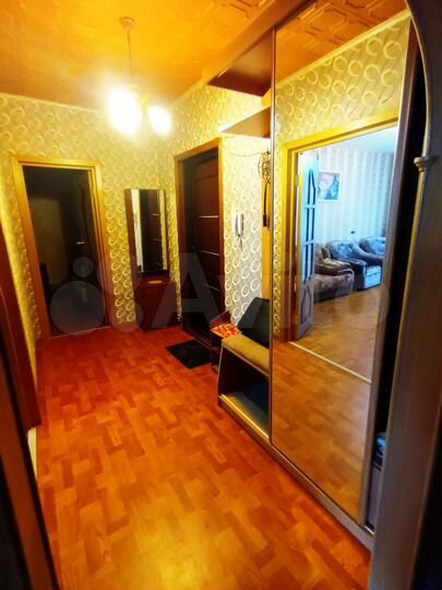 2-к. квартира, 54 м², 1/9 эт.