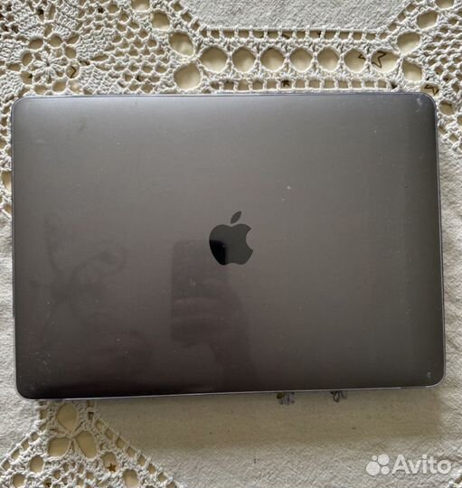 MacBook Pro 13 (2018), 256 гб, Core i5, 2.3 ггц