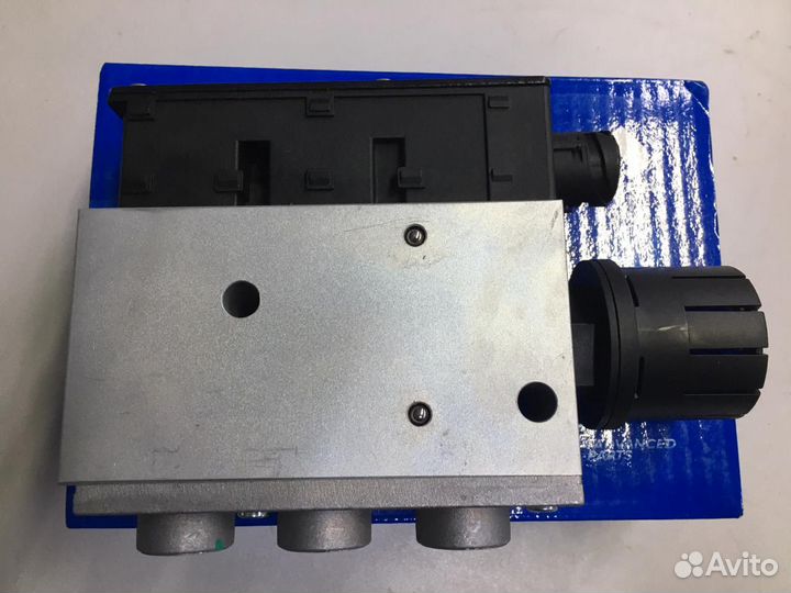 Блок клапанов ELC Вольво фш12 фш16 3944717