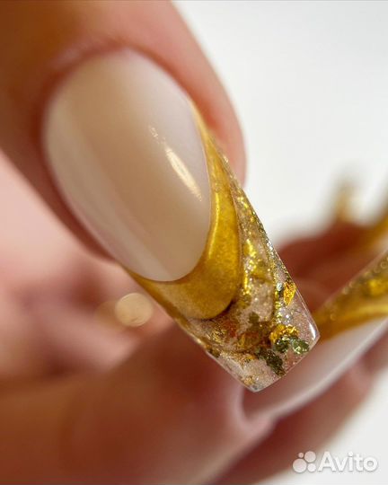 Маникюр с покрытием гель-лаком