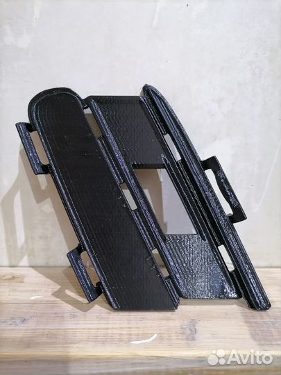 Заглушка в бампер передний Toyota Matrix I