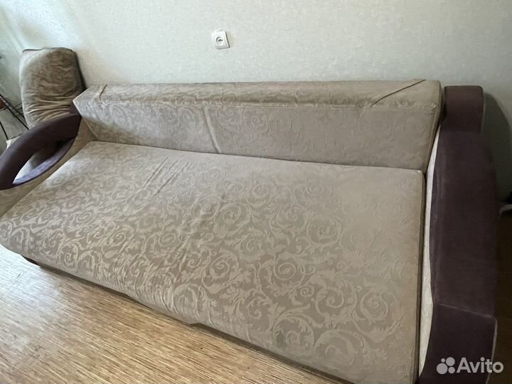 Диван