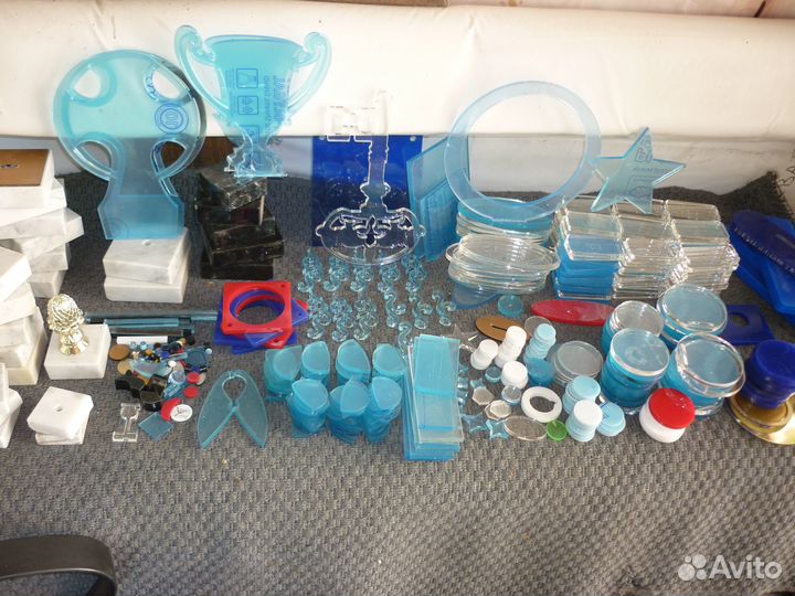 Набор заготовок из прозрачного и белого пластика