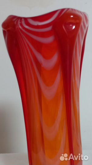 Вазы Неман, Красный май, сульфидное цветное стекло