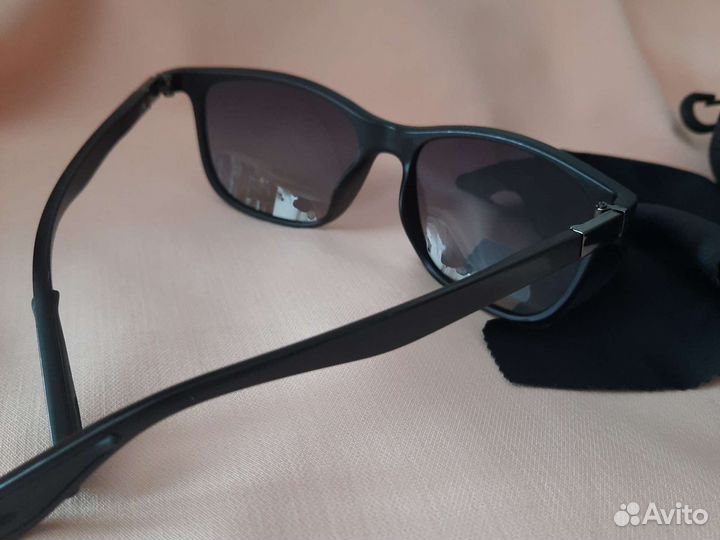 Солнцезащитные очки polaroid