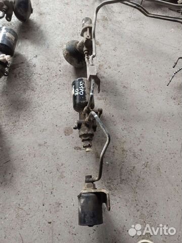 Цилиндр управления гидроподвеской левый Lexus LX57