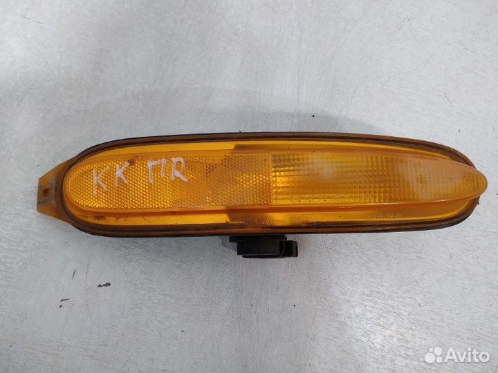 Поворотник передний правый Chrysler Concord 2