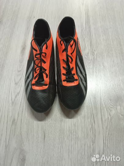 Бутсы adidas predator