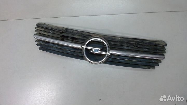 Решетка радиатора Opel Omega B, 1994