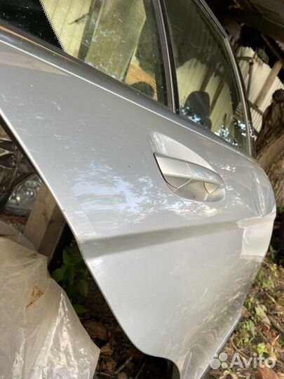 Задняя правая дверь mercedes w204