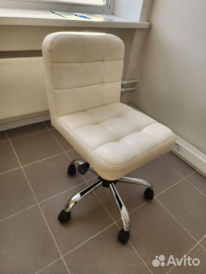 Стул косметологический