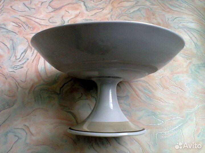 Ваза перламутровая для фруктов на ножке СССР