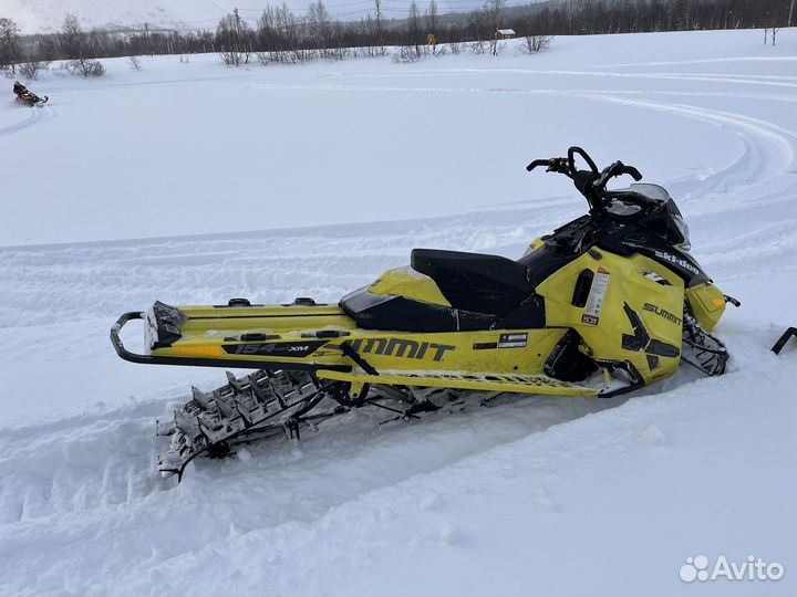 BRP SKI-DOO summit T3