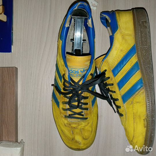 Кроссовки adidas spezial