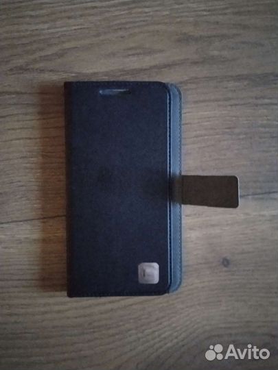 Чехлы на телефон