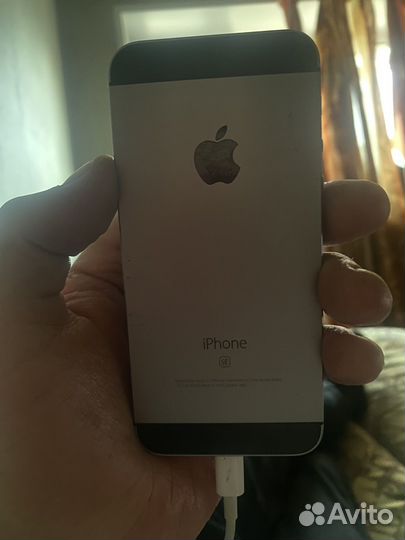 iPhone SE, 32 ГБ
