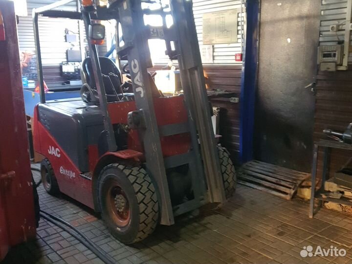 Услуги погрузчика и спецтехники