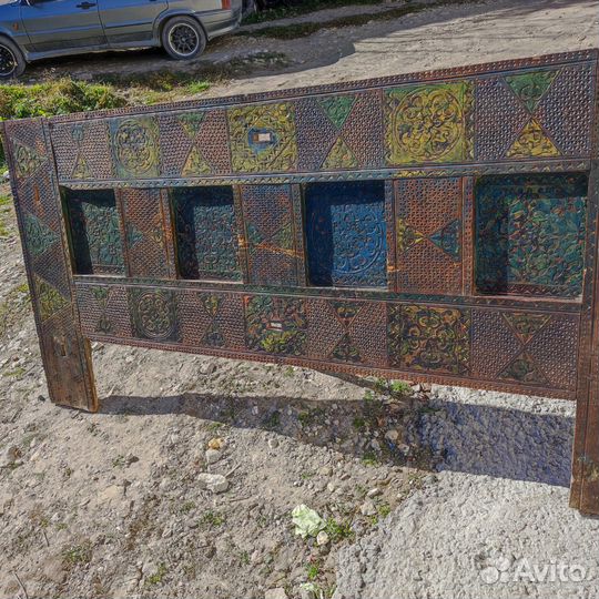 Продаю старинный сундук