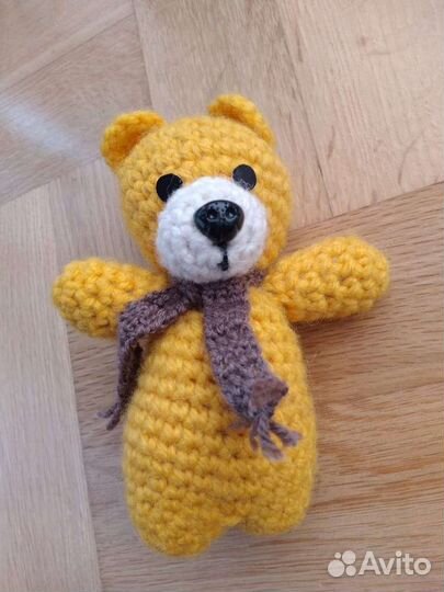 Вязаный мишка ручной работы