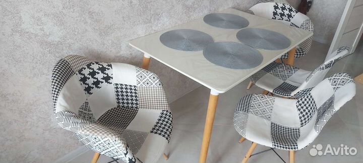 Комплект стульев Eames