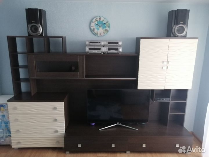 Стенка в гостиную