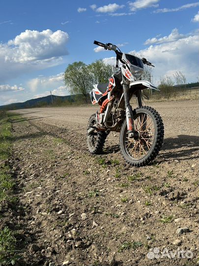 Продам питбайк тт125