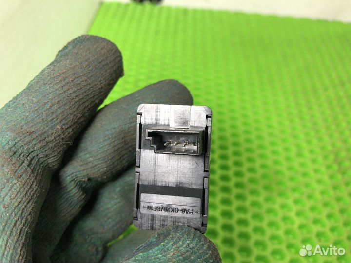 Кнопка стеклоподъемника BMW X1