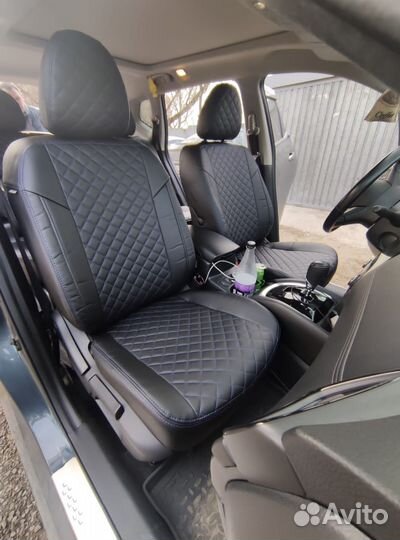 Автомобильные чехлы синяя строчка