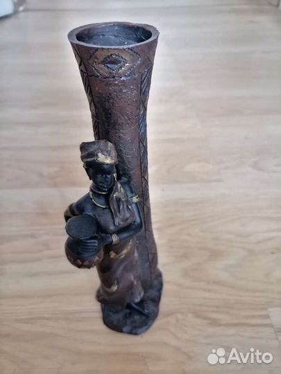 Ваза - статуэтка