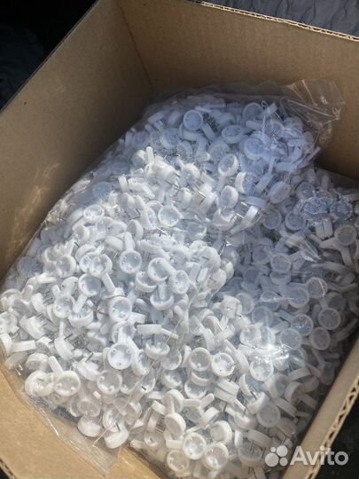 Крючок настенный