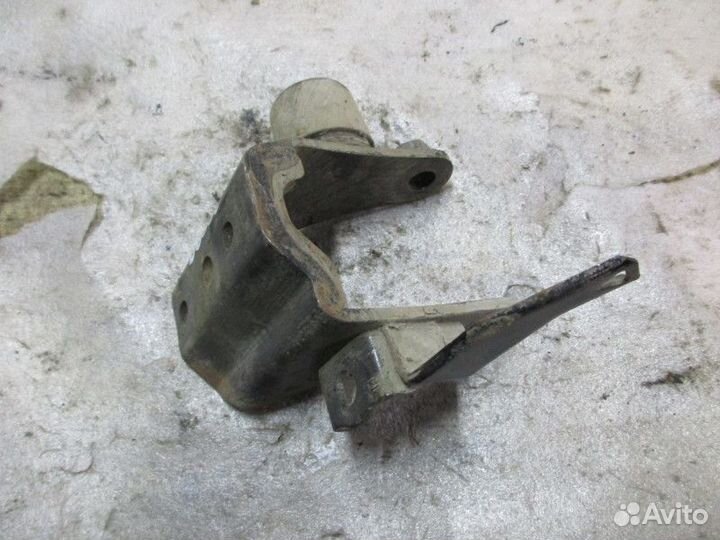 Кронштейн кпп задний Toyota Auris (E15) 2006-2012