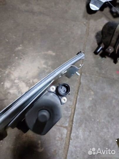 Стеклоподъемник задний правый Лада Ларгус Кросс