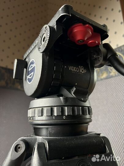 Штатив Sachtler с головой 18P с кофром