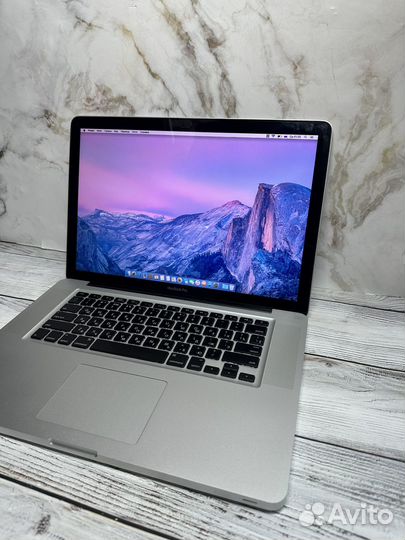 Ноутбук Macbook pro 15 2009 с зарядкой