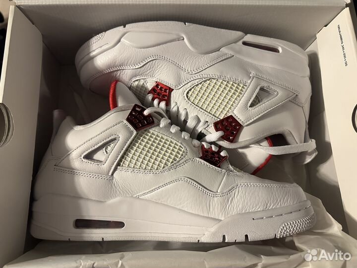 Jordan 4 Retro Metallic Red