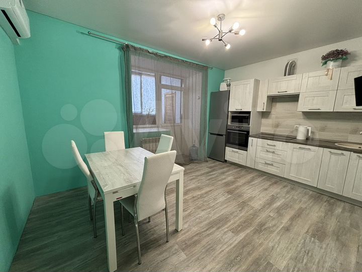 3-к. квартира, 94 м², 1/12 эт.