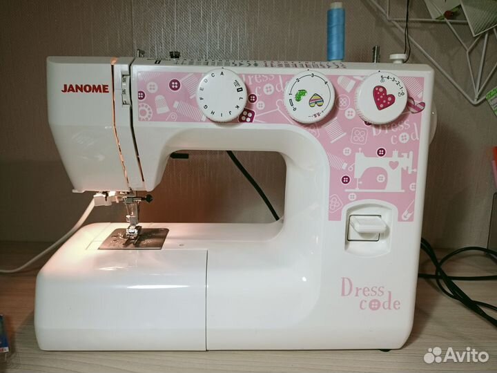 Швейная машина Janome