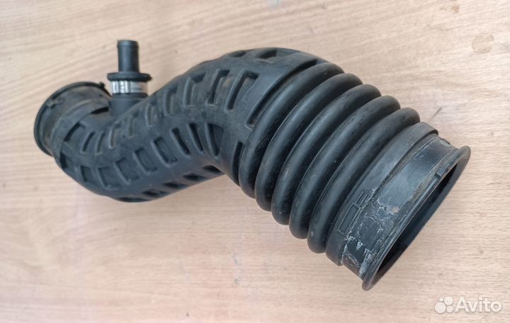 Патрубок воздушного фильтра Nissan X-Trail T31