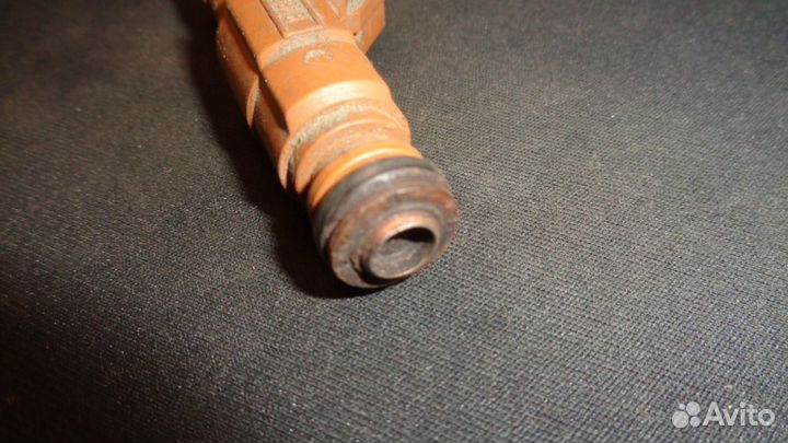 Форсунка инжекторная Volvo XC70