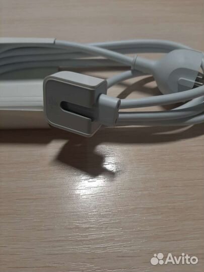 Сетевой кабель к MacBook