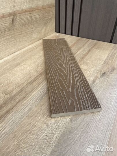 Заборная доска дпк Цвет: Орех