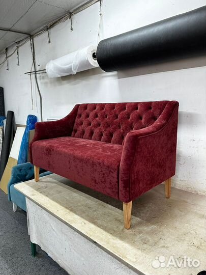 Диван в кафе (бар)