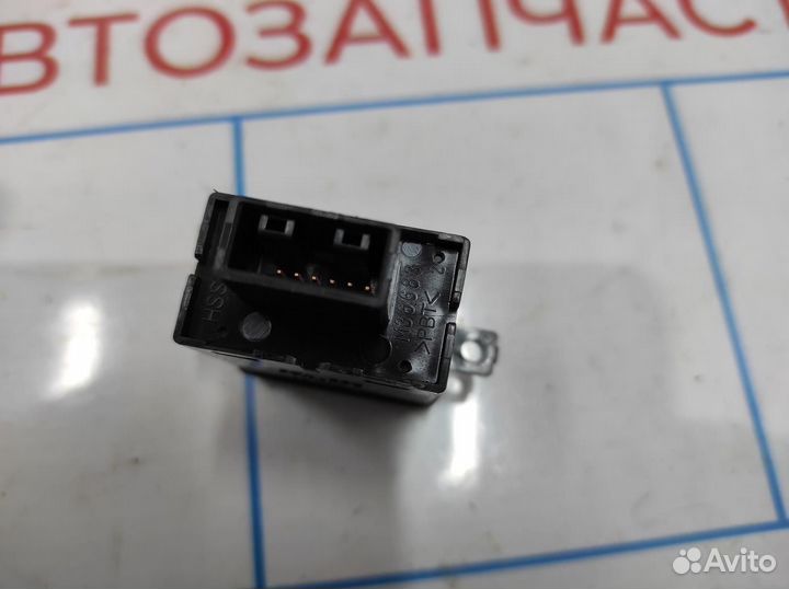 Кнопка обогрева сидений правая Honda Accord 8 35600TL0003